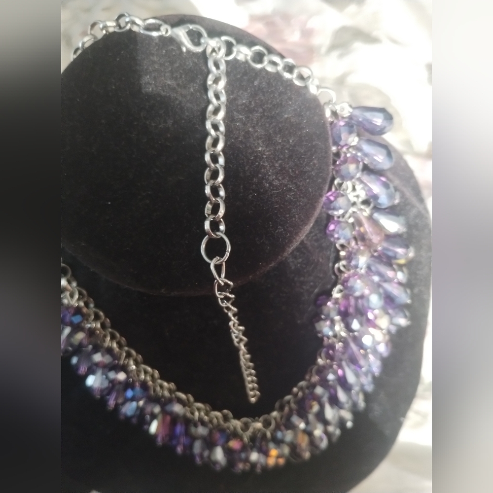 Stunning Purple Teardrop Bead & Silvertone Layered Statement Necklace! - Picture 4 of 4